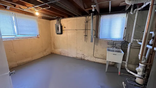 $228,000 | 231 East Tulip Drive, Glenwood, IL 60425