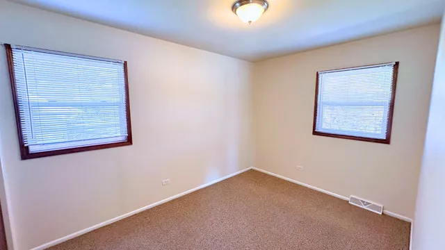 $228,000 | 231 East Tulip Drive, Glenwood, IL 60425