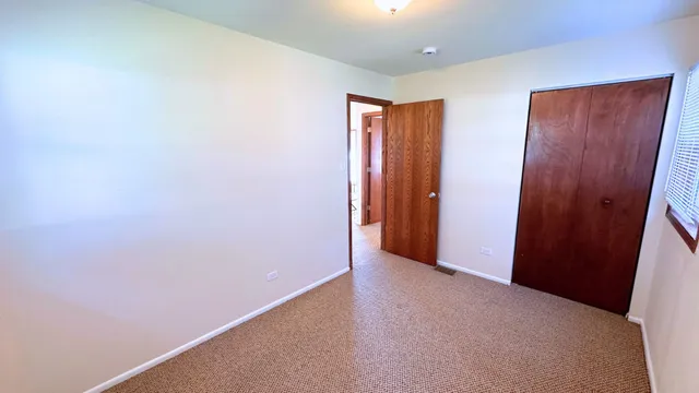 $228,000 | 231 East Tulip Drive, Glenwood, IL 60425