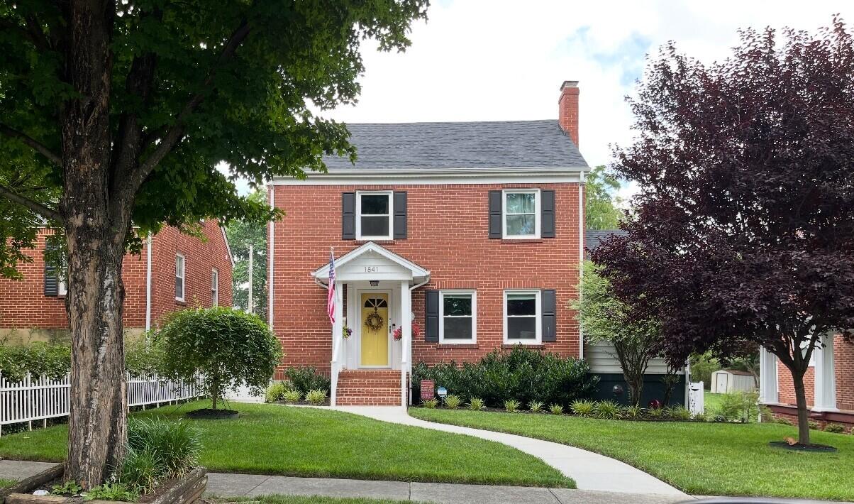 1841 Arden Road Southwest Roanoke, VA 24015 - Photo 1 of 46 Front summer