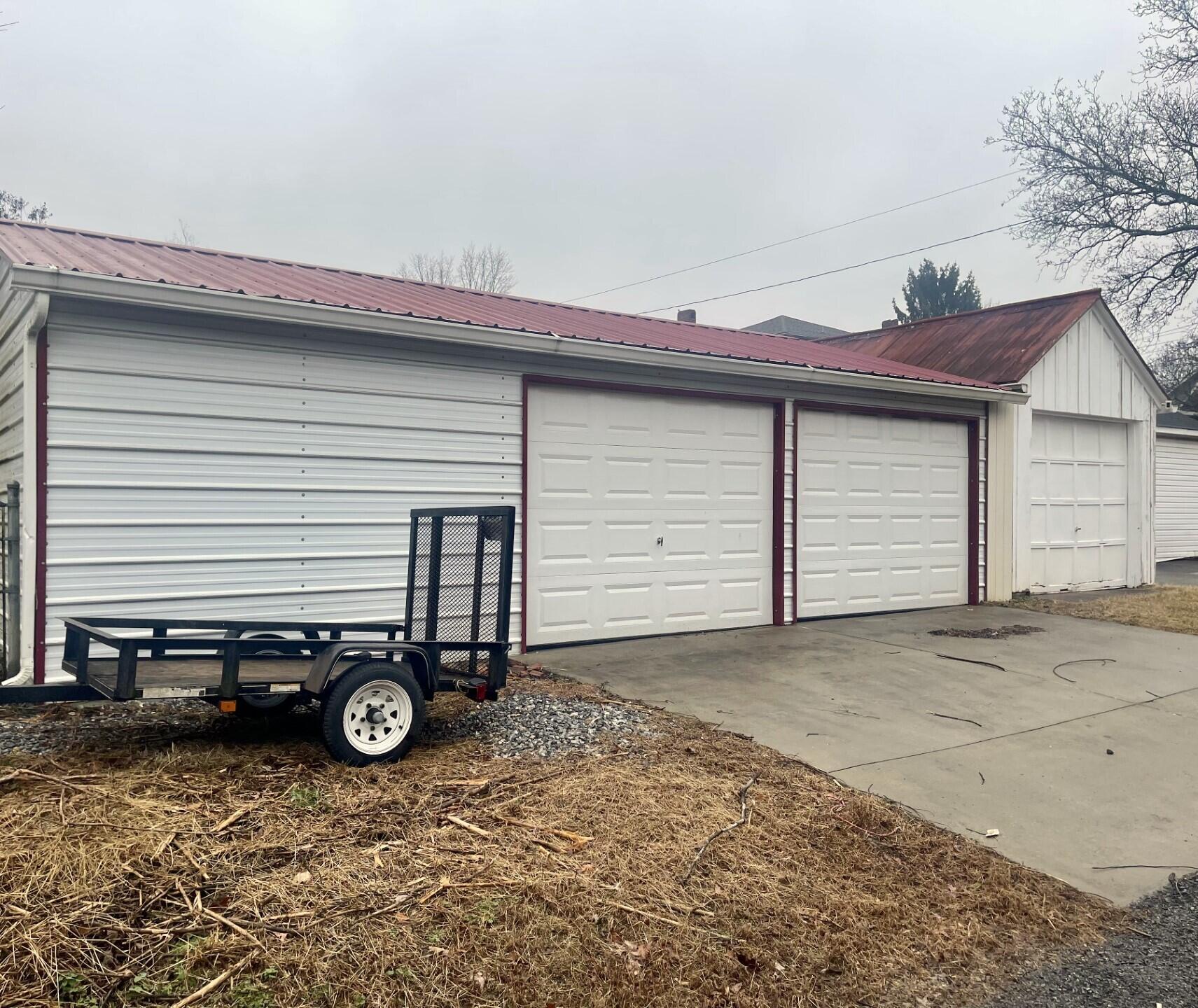 1841 Arden Road Southwest Roanoke, VA 24015 - Photo 41 of 46 back of garage