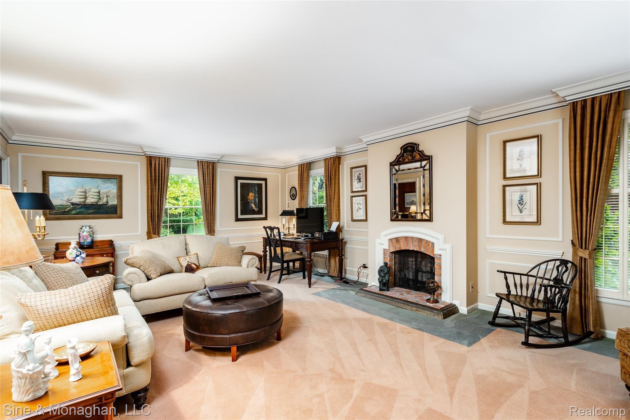 523 Thorntree Road Grosse Pointe, MI 48236 - Photo 8 of 59 523 Thorntree L000.jpg