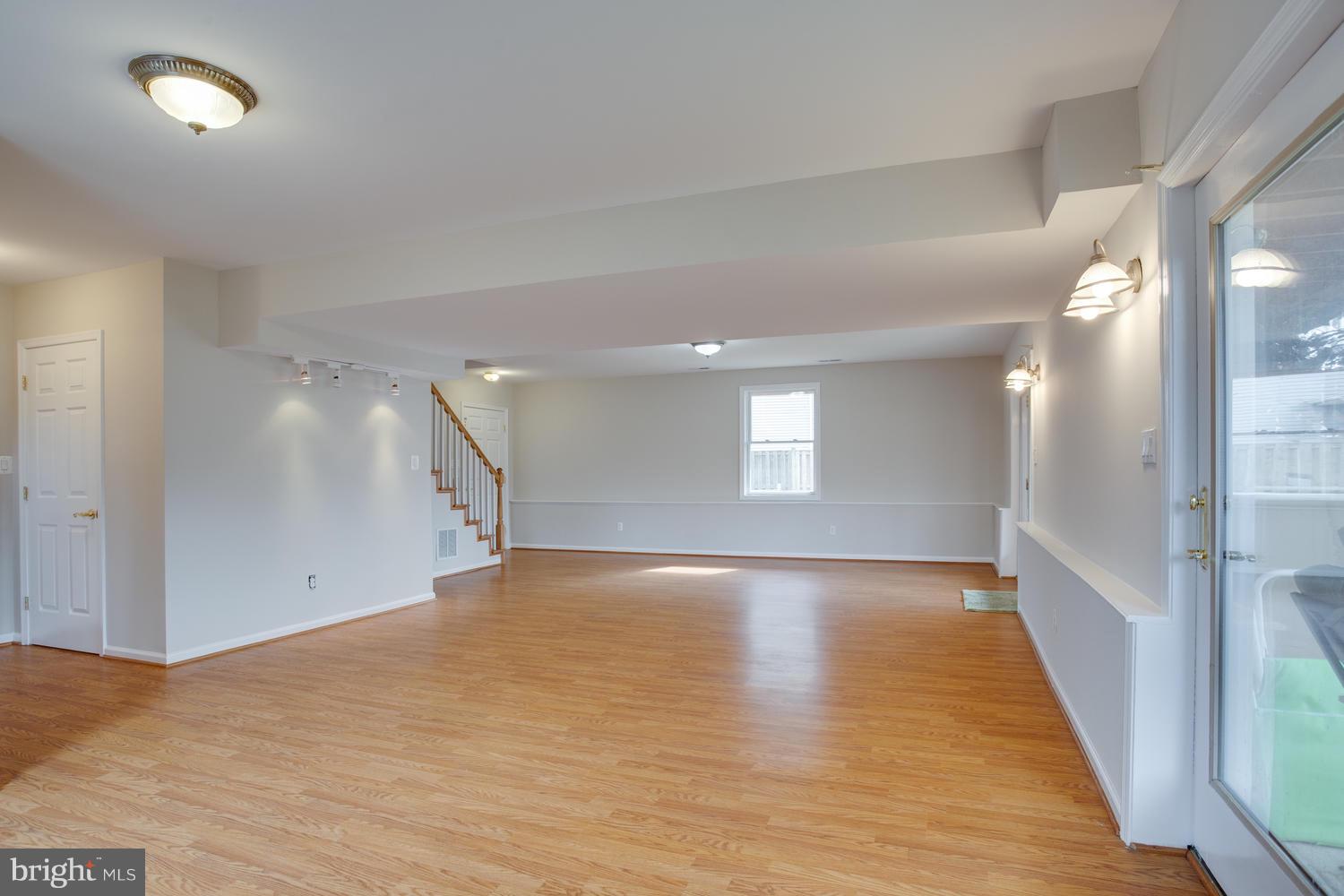 3333 Thomas Point Road Annapolis, MD 21403 - Photo 3 of 30 Main Level Entry