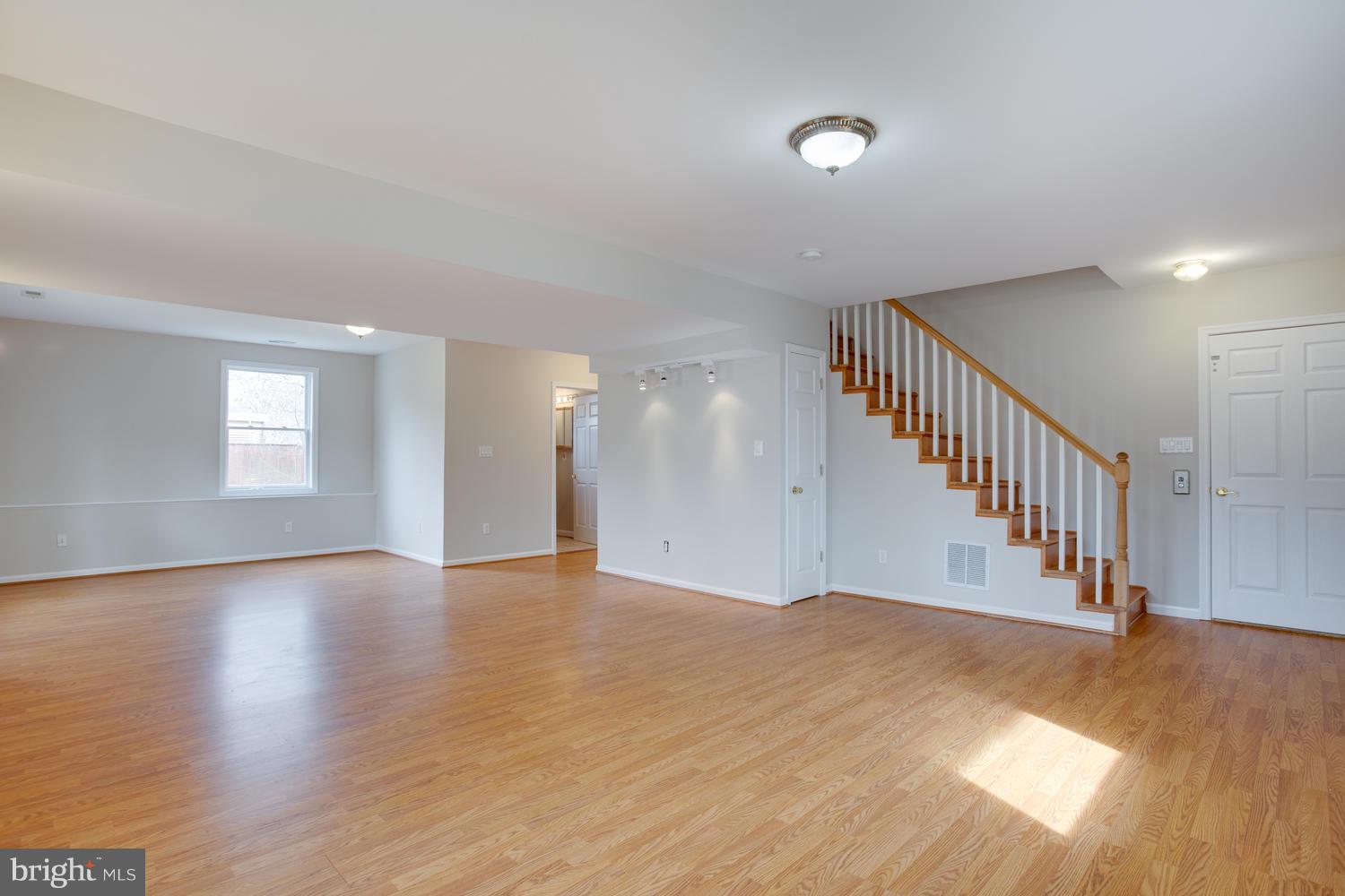 3333 Thomas Point Road Annapolis, MD 21403 - Photo 5 of 30 Main Level Entry