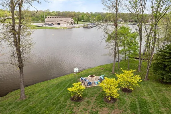 $900,000 | 124 Teton Ridge, Lake Winnebago, MO 64034