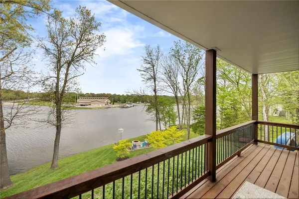 $900,000 | 124 Teton Ridge, Lake Winnebago, MO 64034