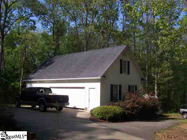 511 Tracy Trail Greer, SC 29651 - Photo 4 of 23 Gallery Image 4