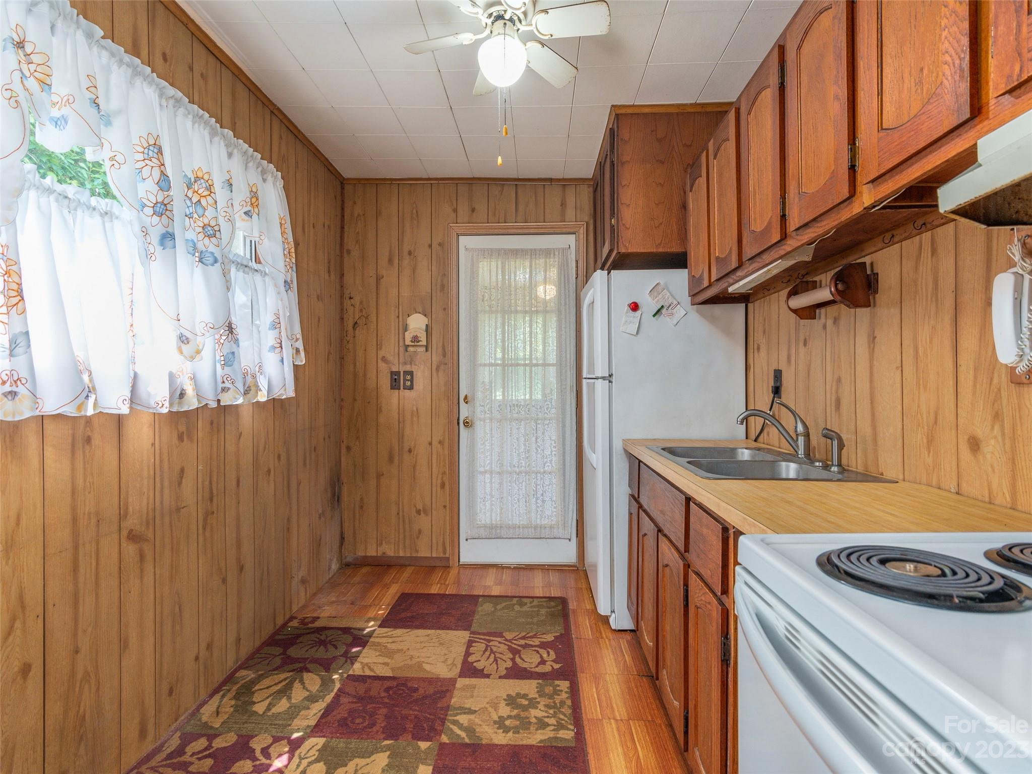 503 Case Cove Road Candler, NC 28715 - Photo 10 of 17 Gallery Image 10
