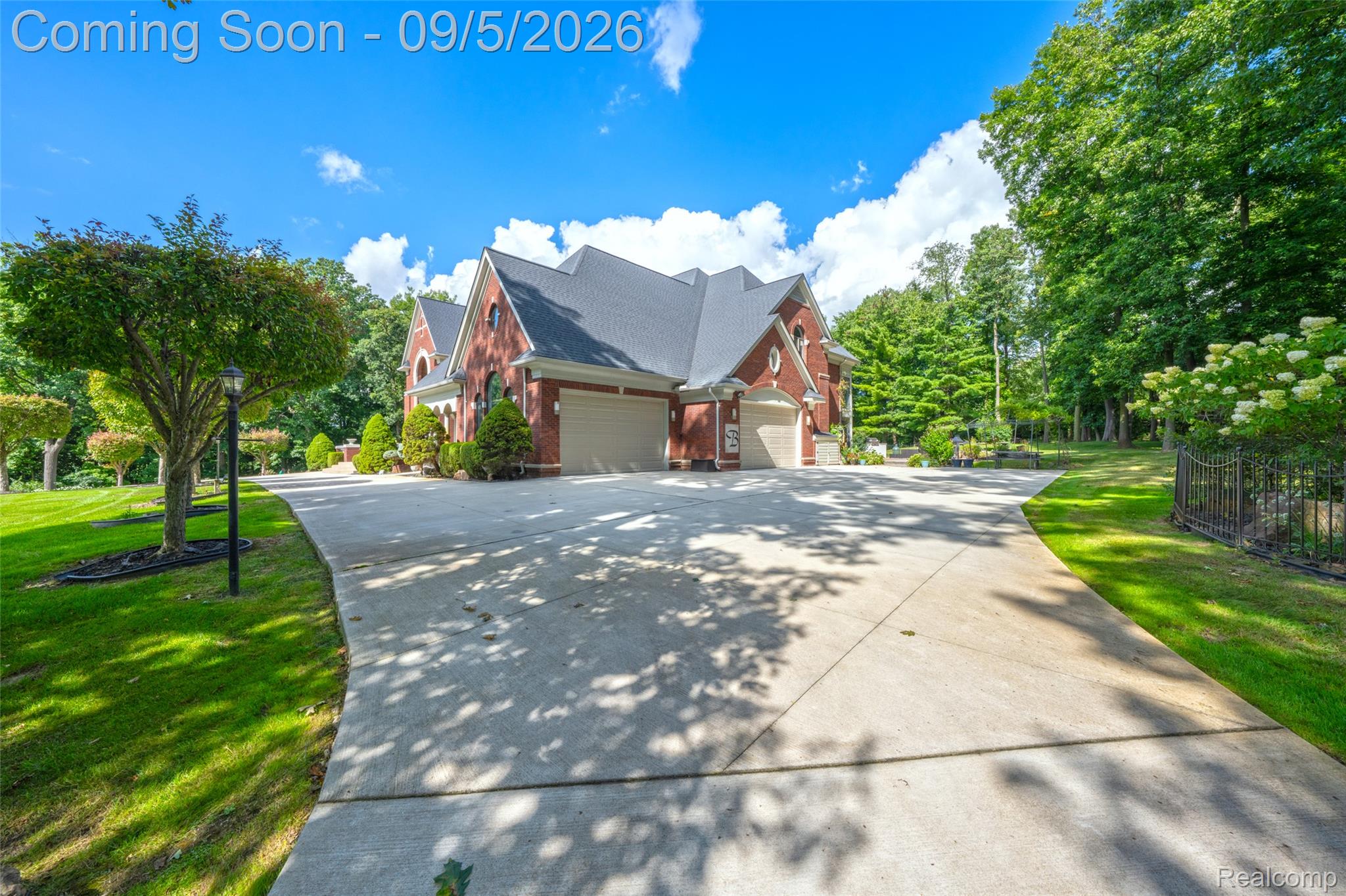 2785 Cranbrook Ridge Court Rochester, MI 48306 - Photo 8 of 97 2785 Cranbrook Ridge Ct RHills EXT-9.jpg