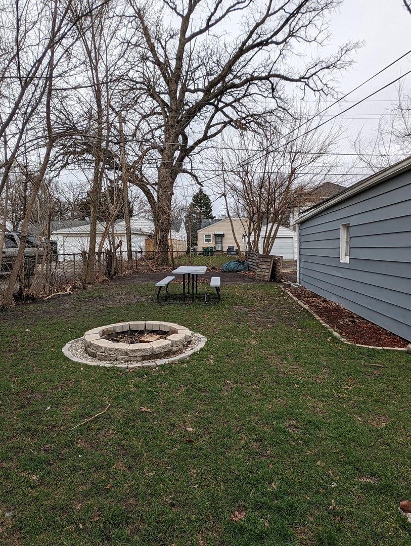 420 South Reed Street Joliet, IL 60436 - Photo 18 of 20 a view of a backyard with plants