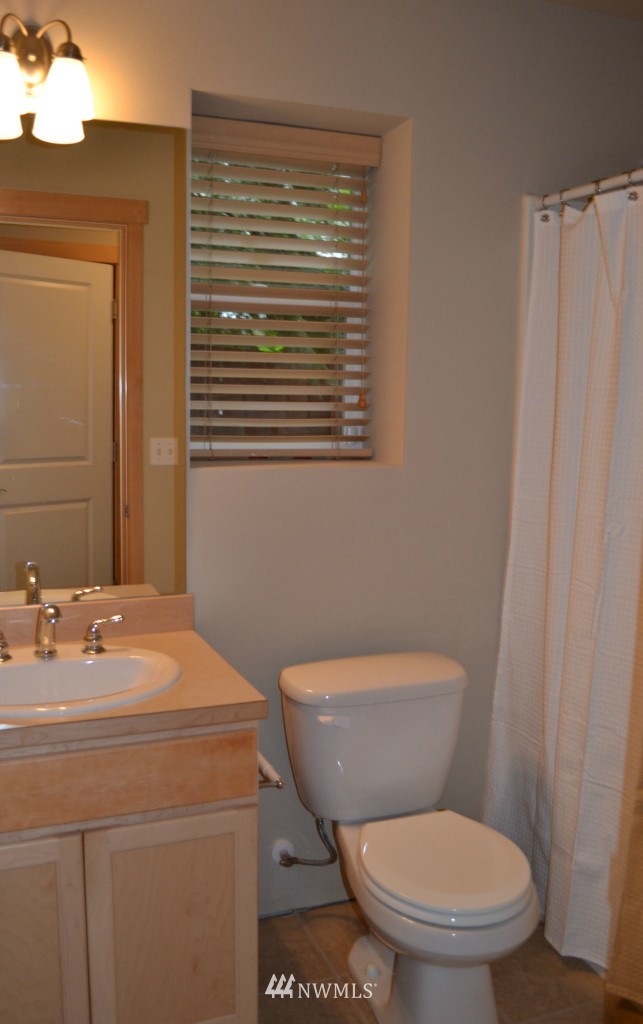 10311 Northeast 189th Street, Unit B Bothell, WA 98011 - Photo 11 of 16 Gallery Image 11