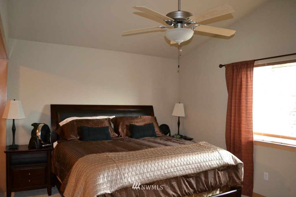 10311 Northeast 189th Street, Unit B Bothell, WA 98011 - Photo 13 of 16 Gallery Image 13