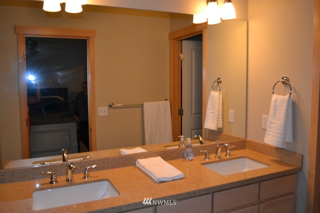 10311 Northeast 189th Street, Unit B Bothell, WA 98011 - Photo 16 of 16 Gallery Image 16