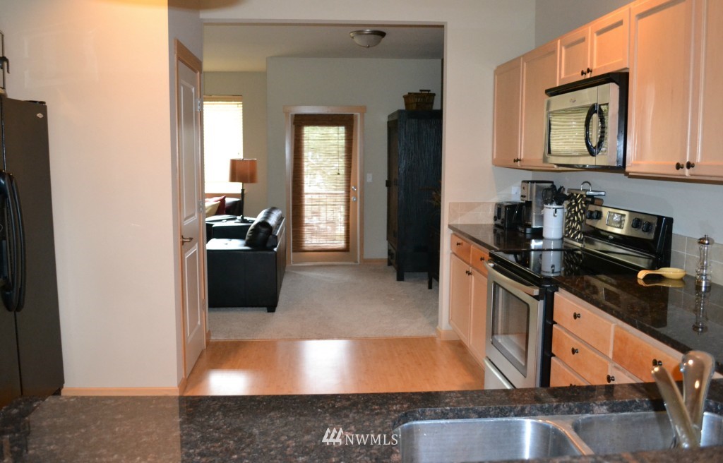 10311 Northeast 189th Street, Unit B Bothell, WA 98011 - Photo 3 of 16 Gallery Image 3