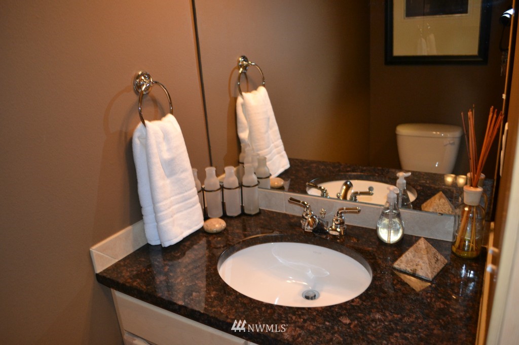 10311 Northeast 189th Street, Unit B Bothell, WA 98011 - Photo 7 of 16 Gallery Image 7