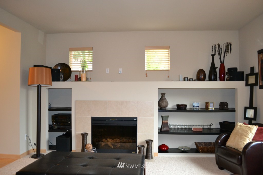 10311 Northeast 189th Street, Unit B Bothell, WA 98011 - Photo 8 of 16 Gallery Image 8