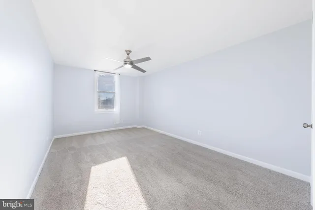 a view of utility room