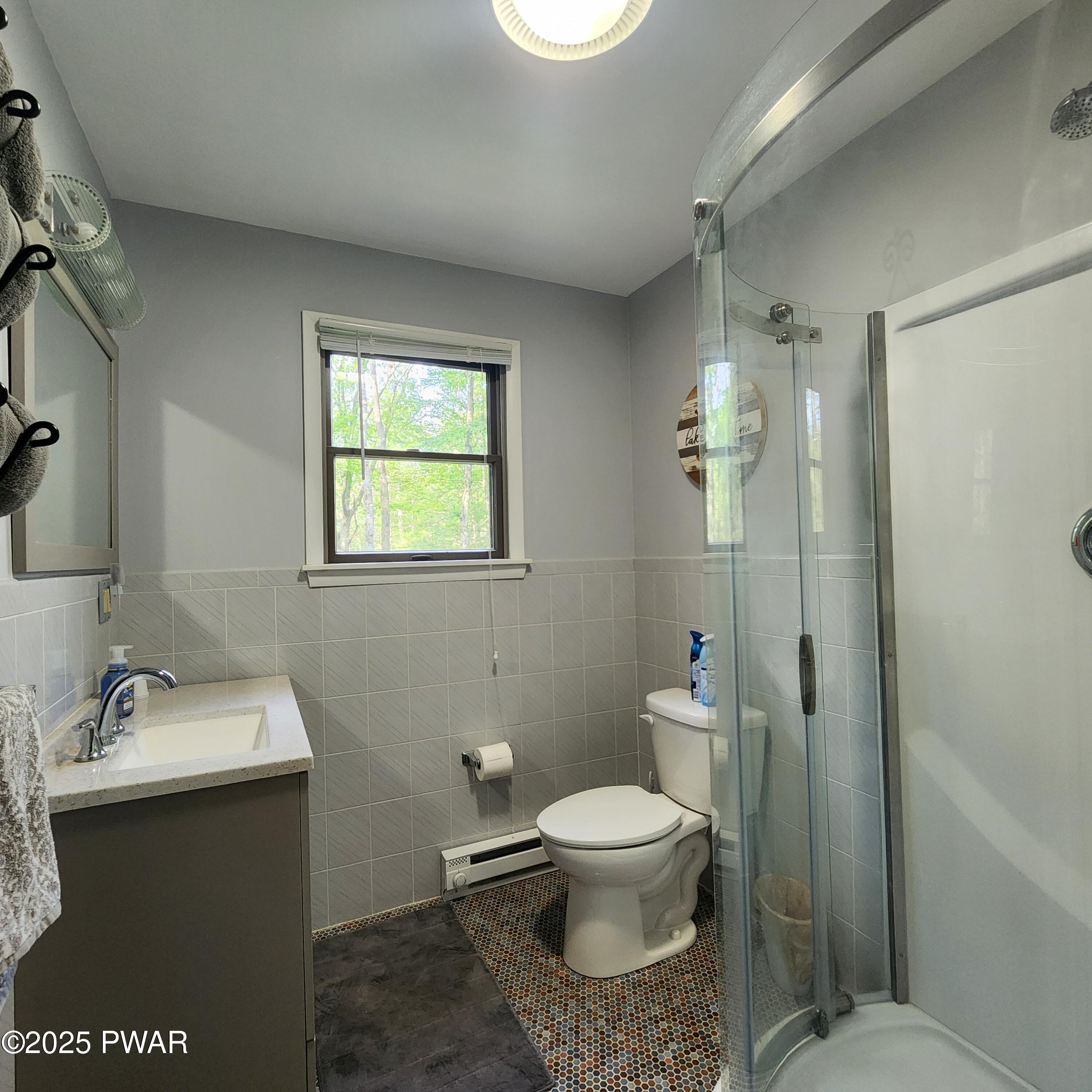 101 Deer Run Road Greentown, PA 18426 - Photo 21 of 37 Full bath upstairs