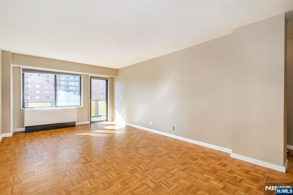 150 Overlook Avenue, Unit 8J Hackensack, NJ 07601 - Photo 2 of 10