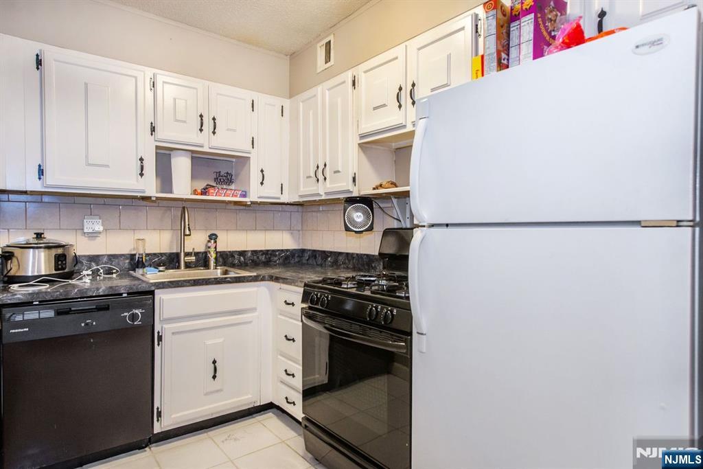 150 Overlook Avenue, Unit 8J Hackensack, NJ 07601 - Photo 4 of 10