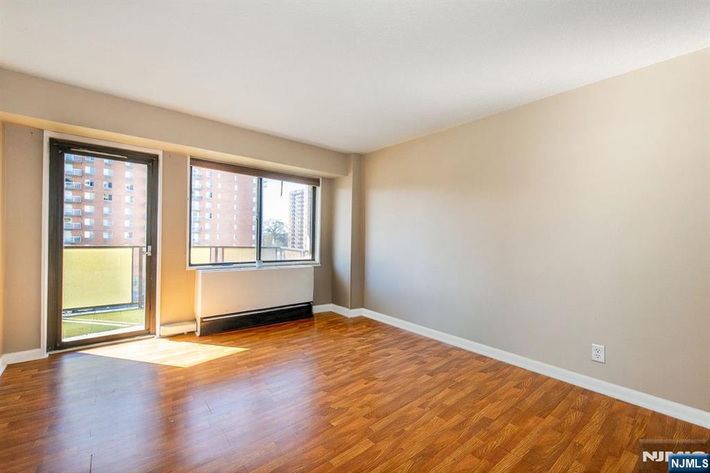 150 Overlook Avenue, Unit 8J Hackensack, NJ 07601 - Photo 5 of 10