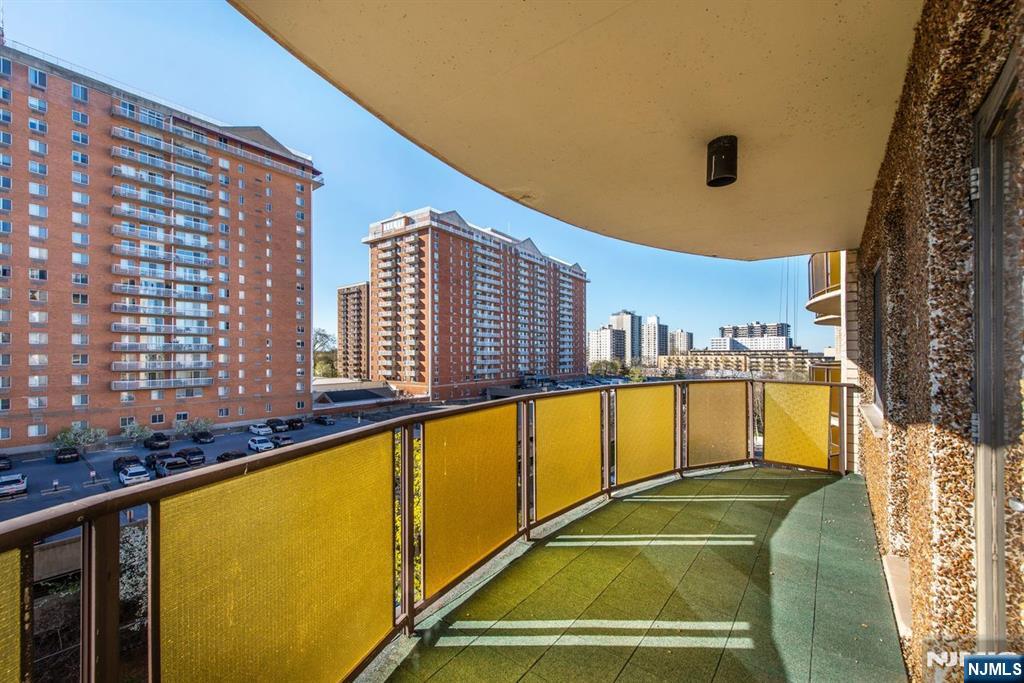 150 Overlook Avenue, Unit 8J Hackensack, NJ 07601 - Photo 8 of 10