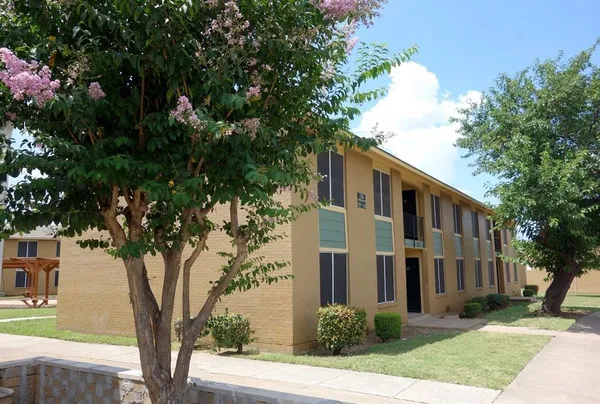 $970 | 1212 Glen Garden Drive, Fort Worth, TX 76104