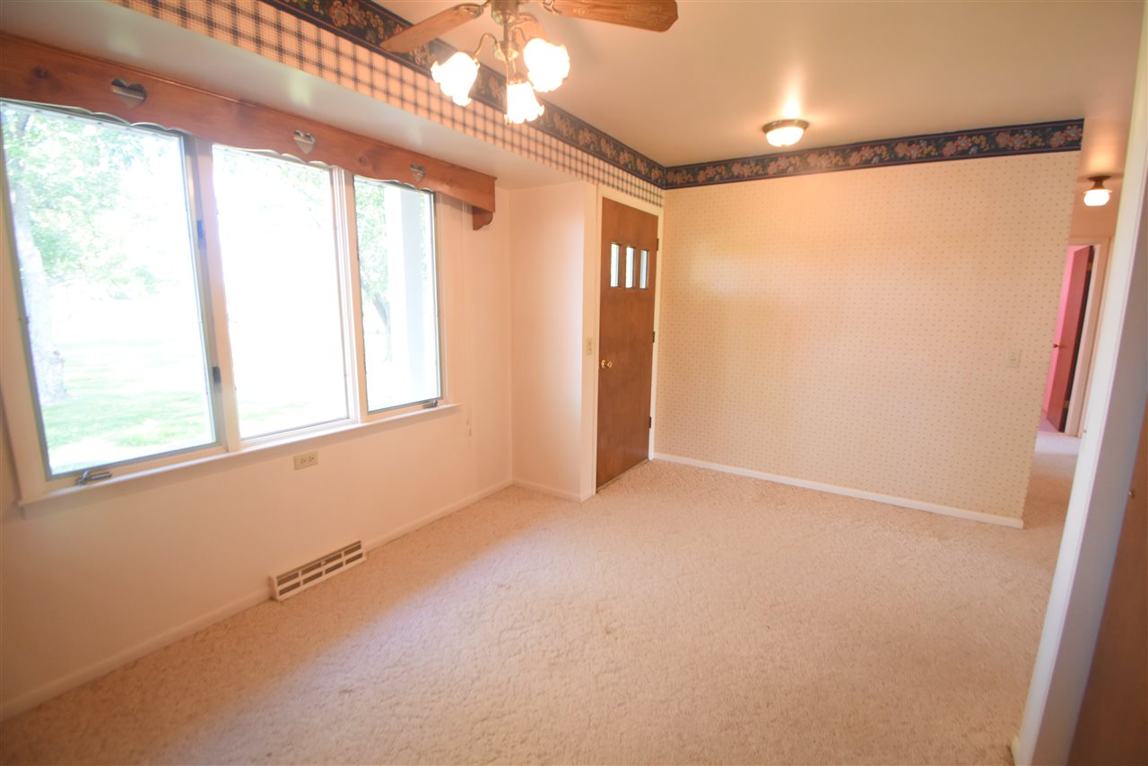 1305 North State Road Owosso, MI 48867 - Photo 7 of 29 50024827-6.JPG