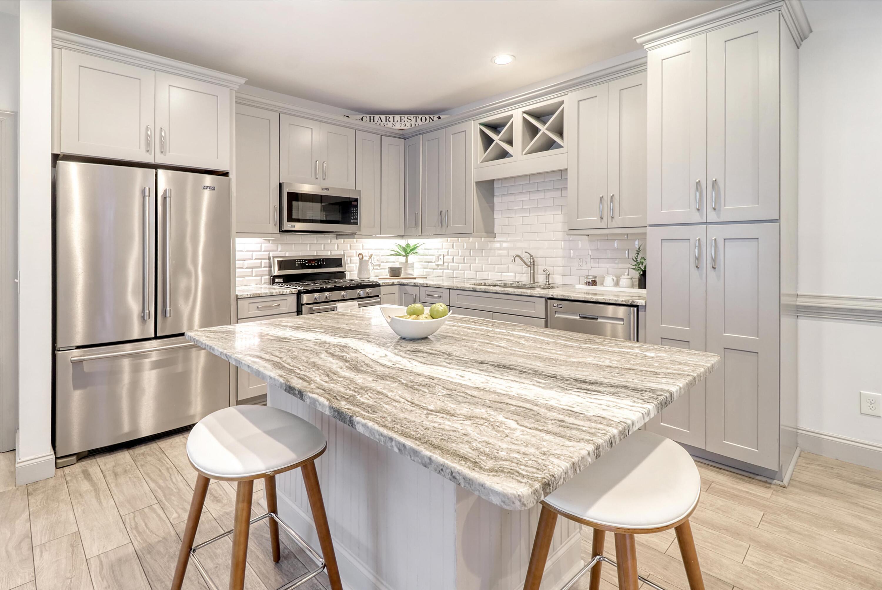 19 Radcliffe Place Charleston, SC 29403 - Photo 5 of 27 Kitchen Island Stools