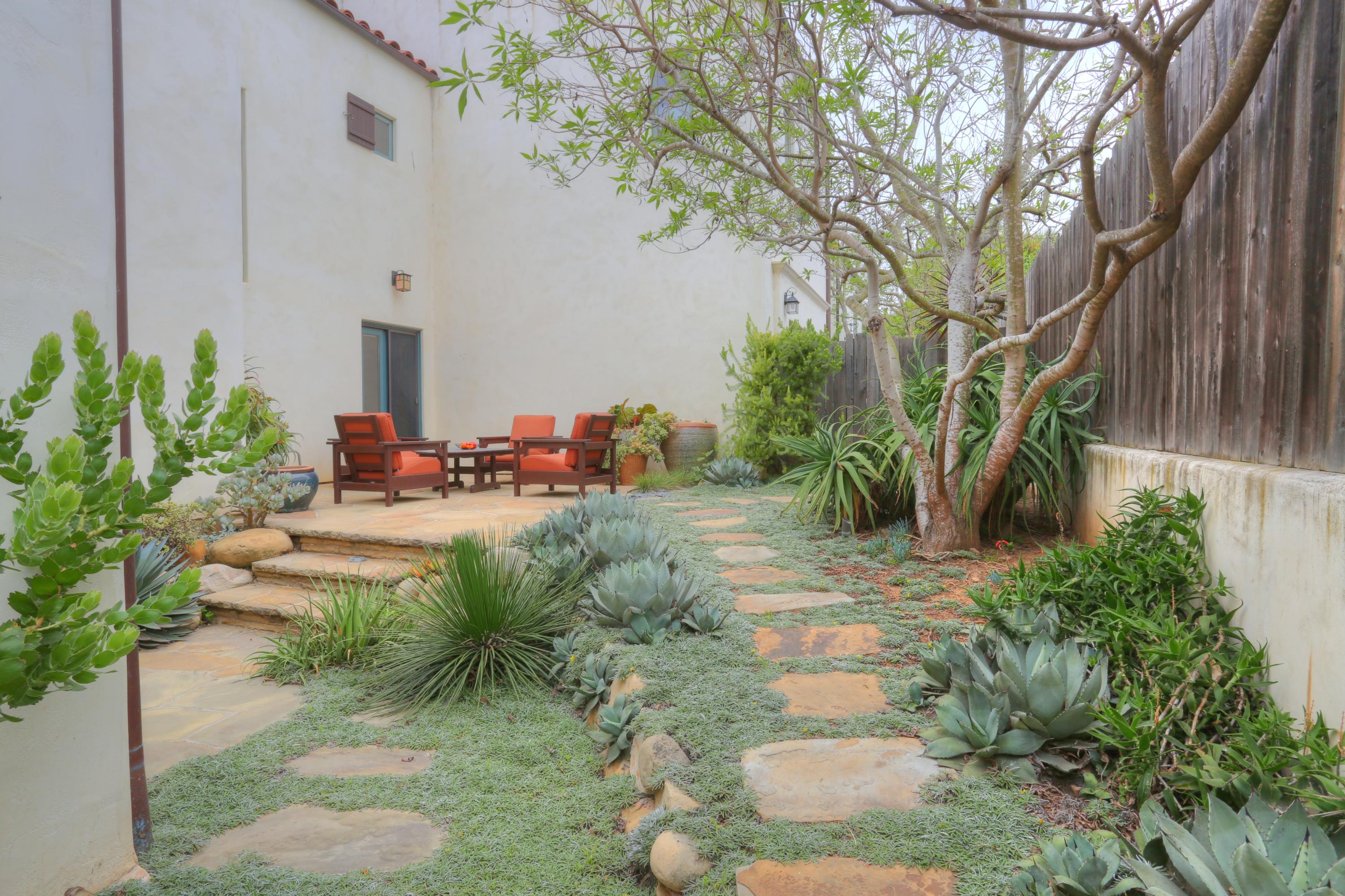 1011 Rinconada Road, Unit A Santa Barbara, CA 93101 - Photo 14 of 23 Garden