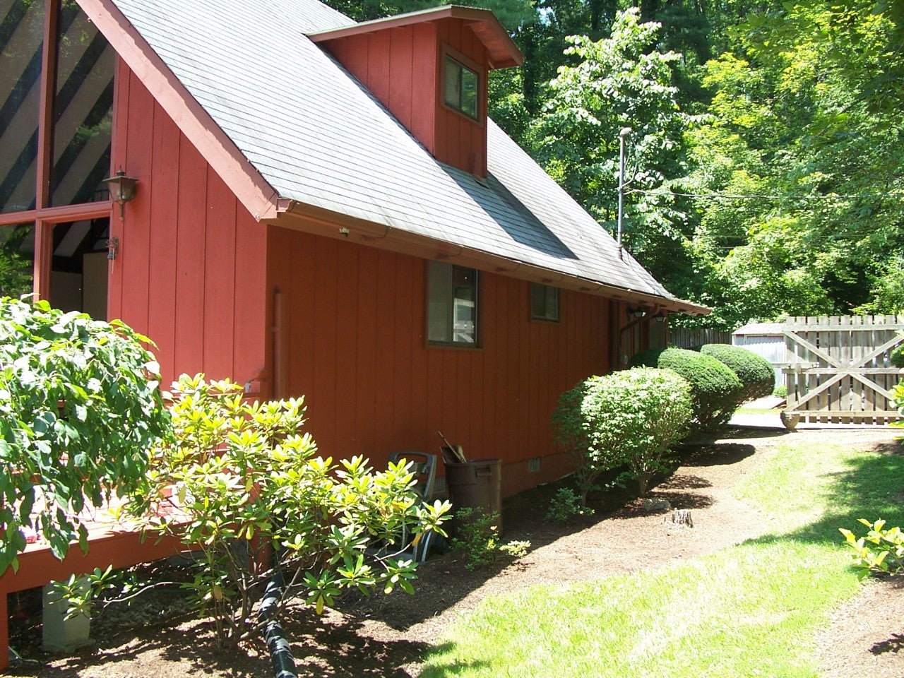 8 Rip Van Winkle Road White Sulphur Springs, WV 24986 - Photo 2 of 9 Side and landscaping