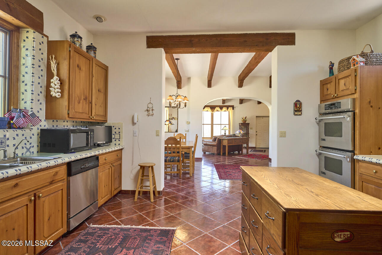 14075 South Sunglow Road Pearce, AZ 85625 - Photo 10 of 42 L_Interior House Kitchen 4