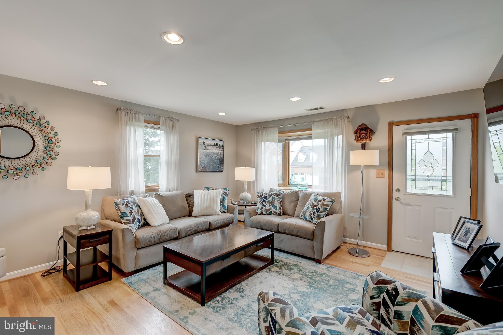 9515 Cross Road Perry Hall, MD 21128 - Photo 2 of 40 Sunny Living Room