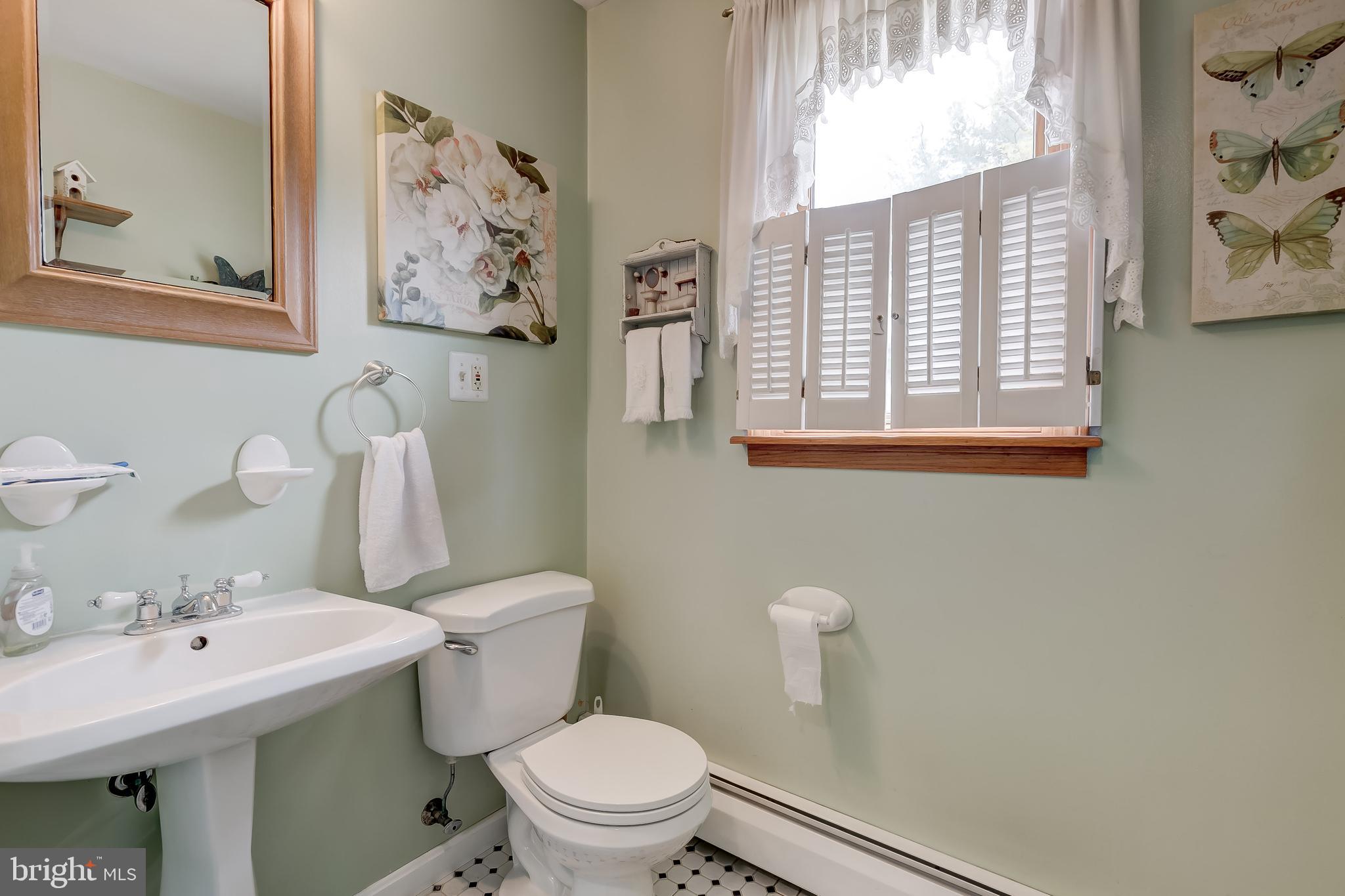 9515 Cross Road Perry Hall, MD 21128 - Photo 12 of 40 Main Level Ful Bath
