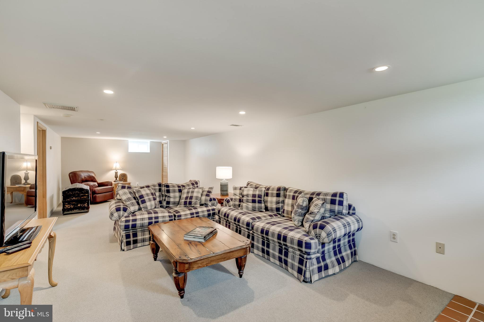 9515 Cross Road Perry Hall, MD 21128 - Photo 23 of 40 HUGE Lower Level Family Room