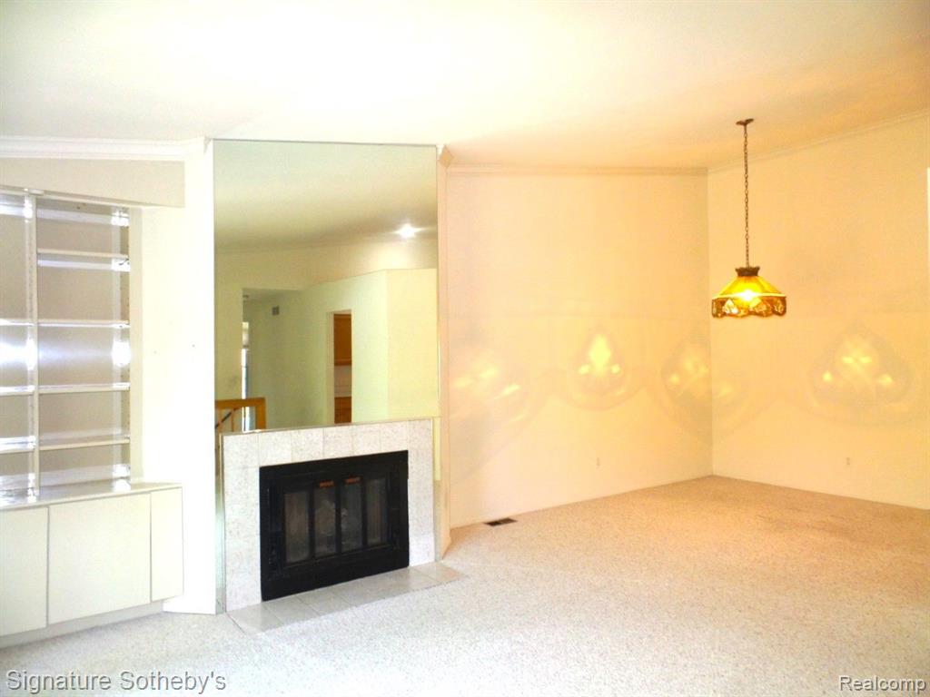 22375 Peach Tree Novi, MI 48375 - Photo 5 of 37