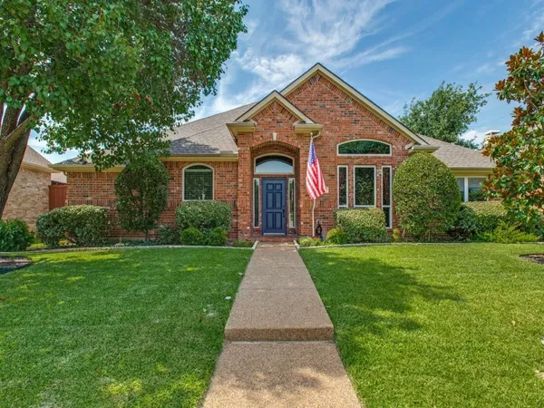 $670,000 | 9502 Valley Lake Lane, Irving, TX 75063