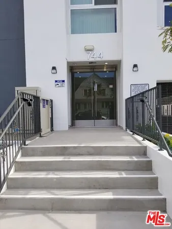 $1,990 | 744 Hartford Avenue, Unit 203, Los Angeles, CA 90017