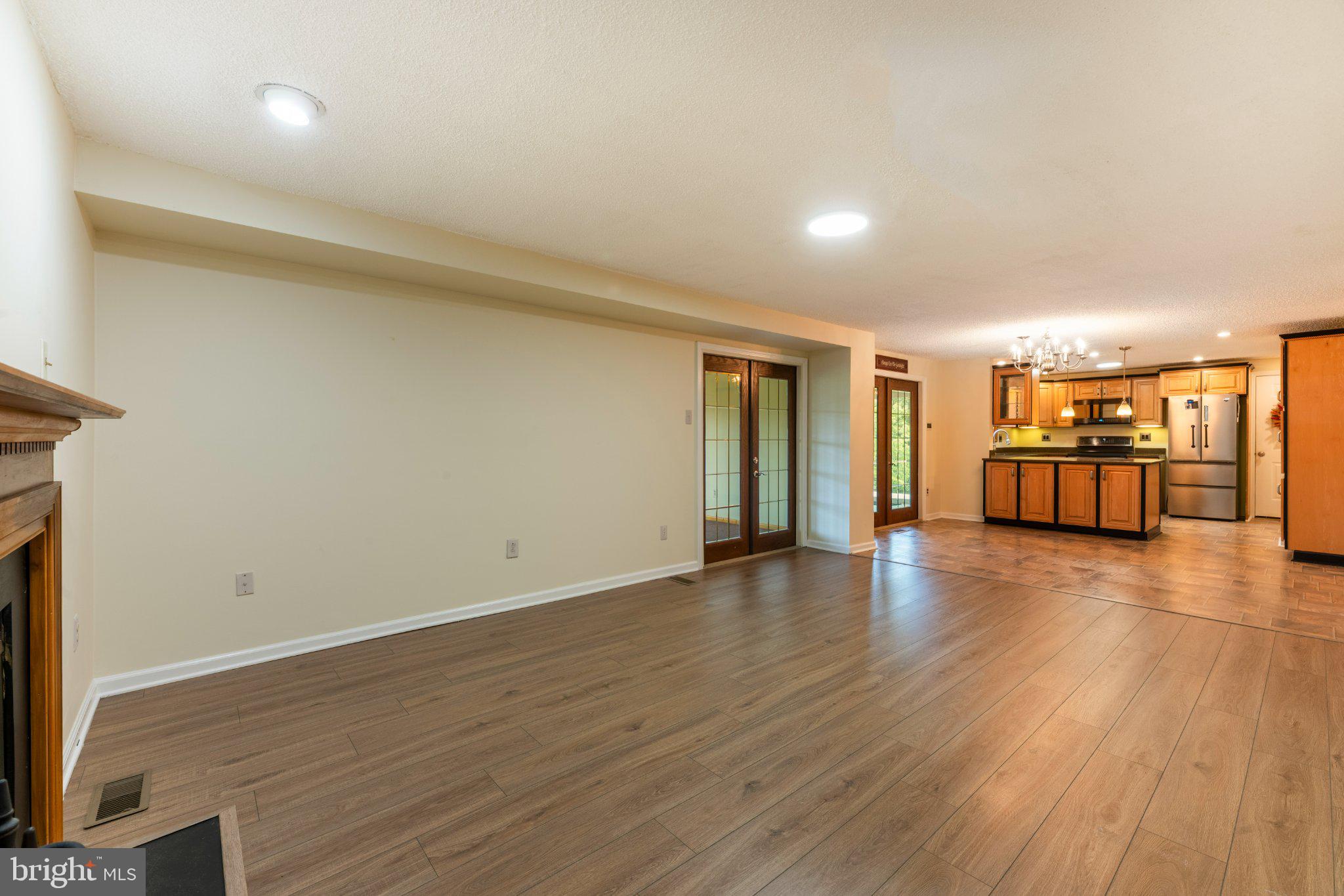 607 Chesterfield Arneytown Road Chesterfield, NJ 08515 - Photo 16 of 57 Spacious open layout with natural light.