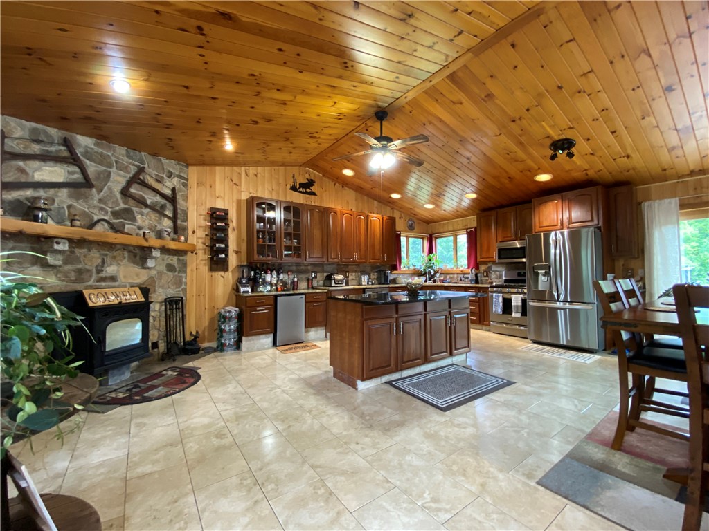 83 Vaughn Hollow Road Coventry, RI 02827 - Photo 5 of 44