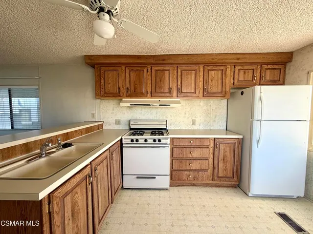 $59,900 | 5932 East Los Angeles Avenue, Unit 8, Simi Valley, CA 93063