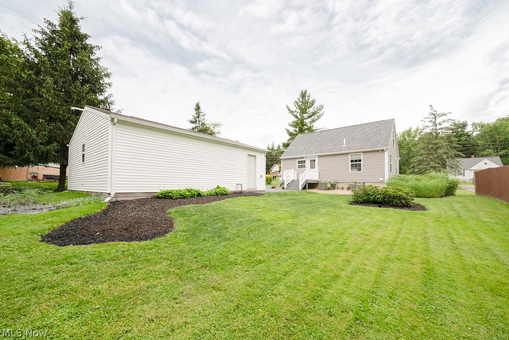 741 State Road Northwest Warren, OH 44483 - Photo 25 of 27 View of yard