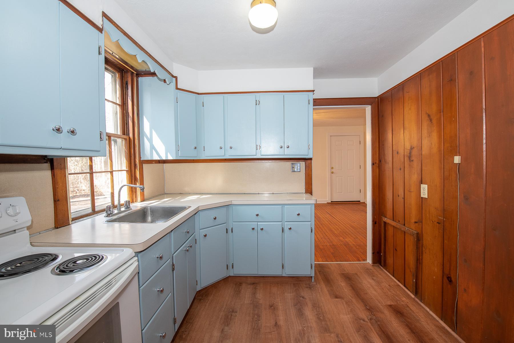 19 Meetinghouse Road Hatboro, PA 19040 - Photo 15 of 62 Cottage Kitchen