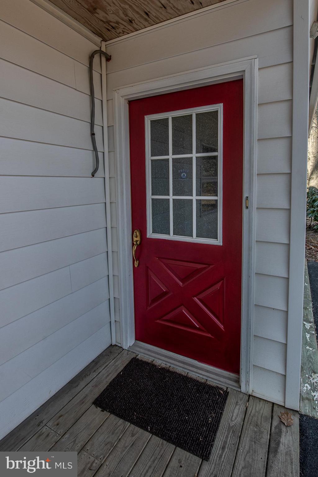 19 Meetinghouse Road Hatboro, PA 19040 - Photo 30 of 62 White House Main Entrance