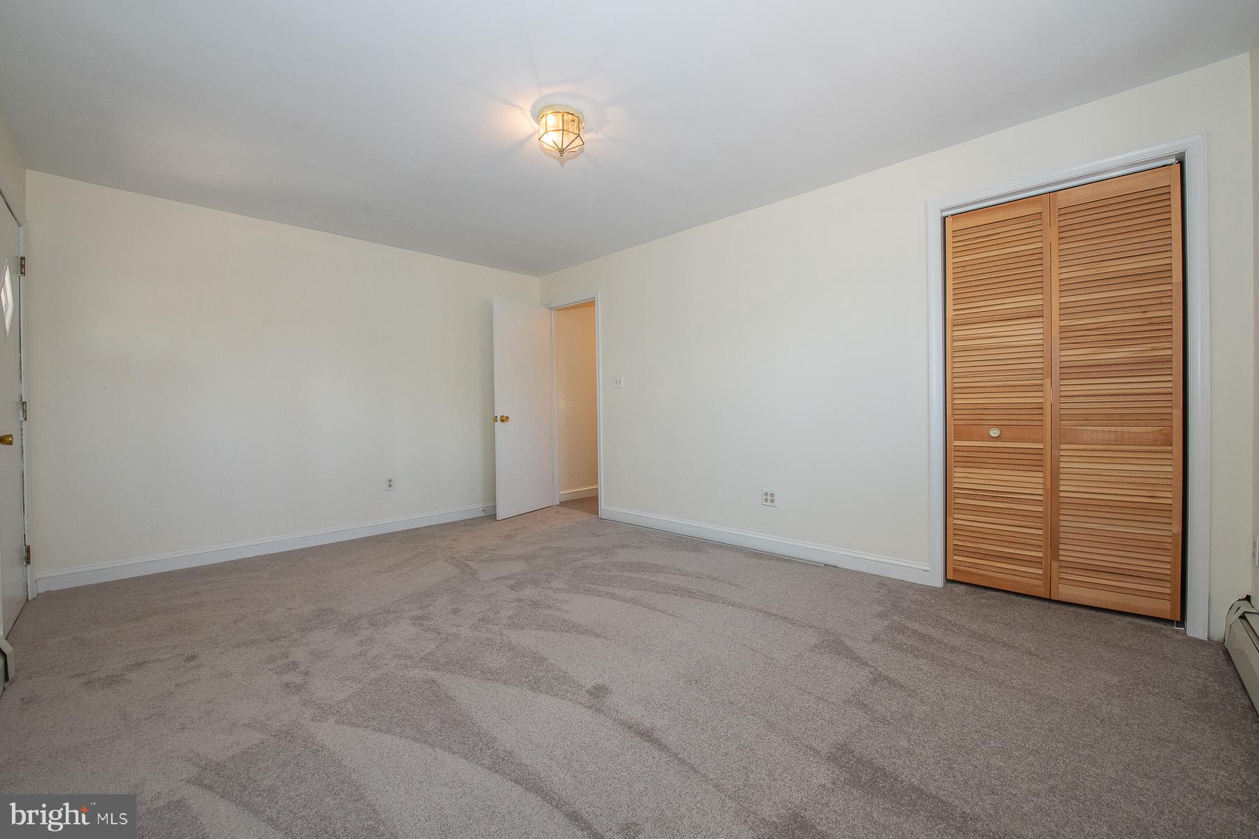 19 Meetinghouse Road Hatboro, PA 19040 - Photo 51 of 62 White House Bedroom
