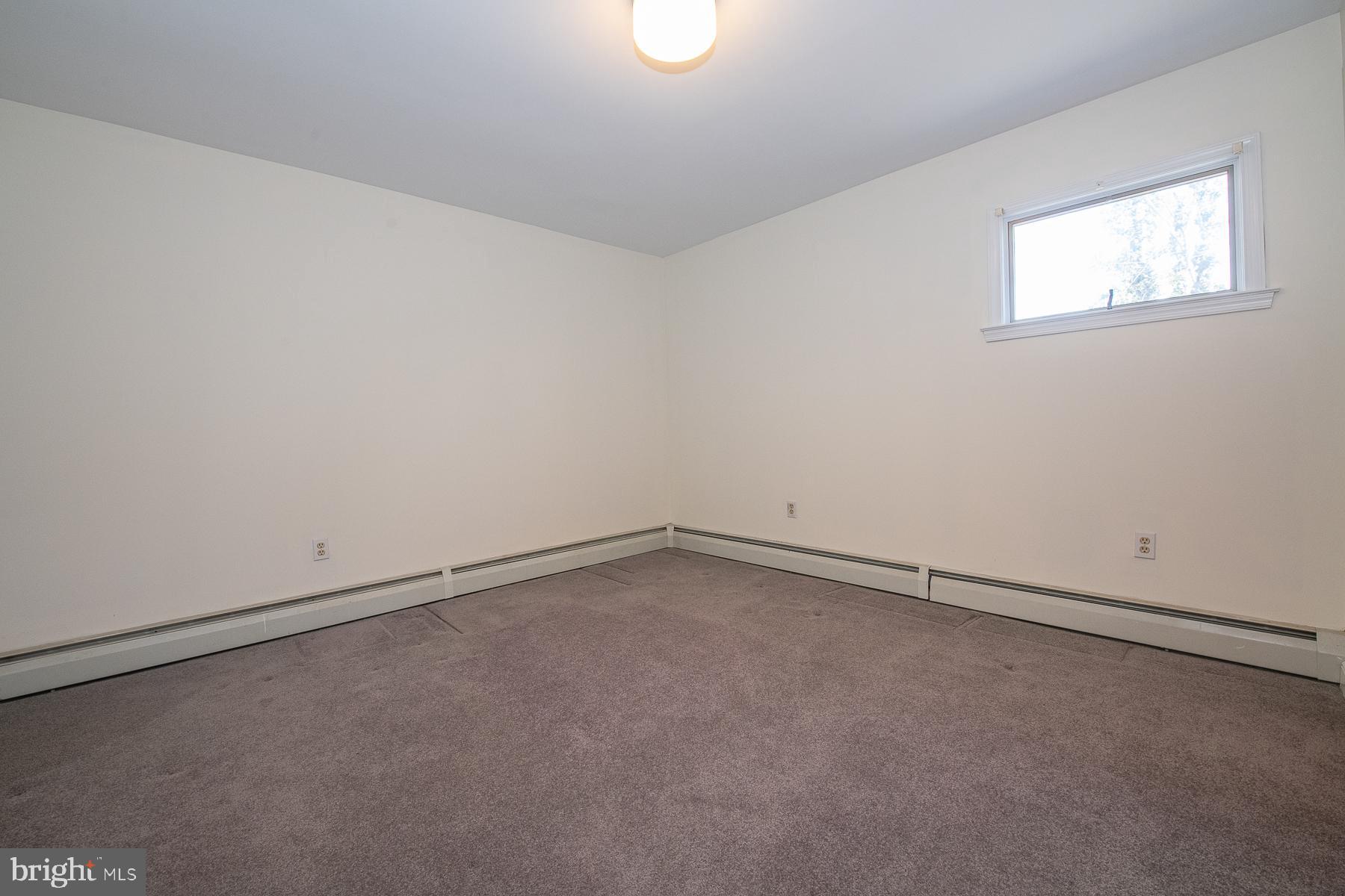 19 Meetinghouse Road Hatboro, PA 19040 - Photo 56 of 62 White House Bedroom