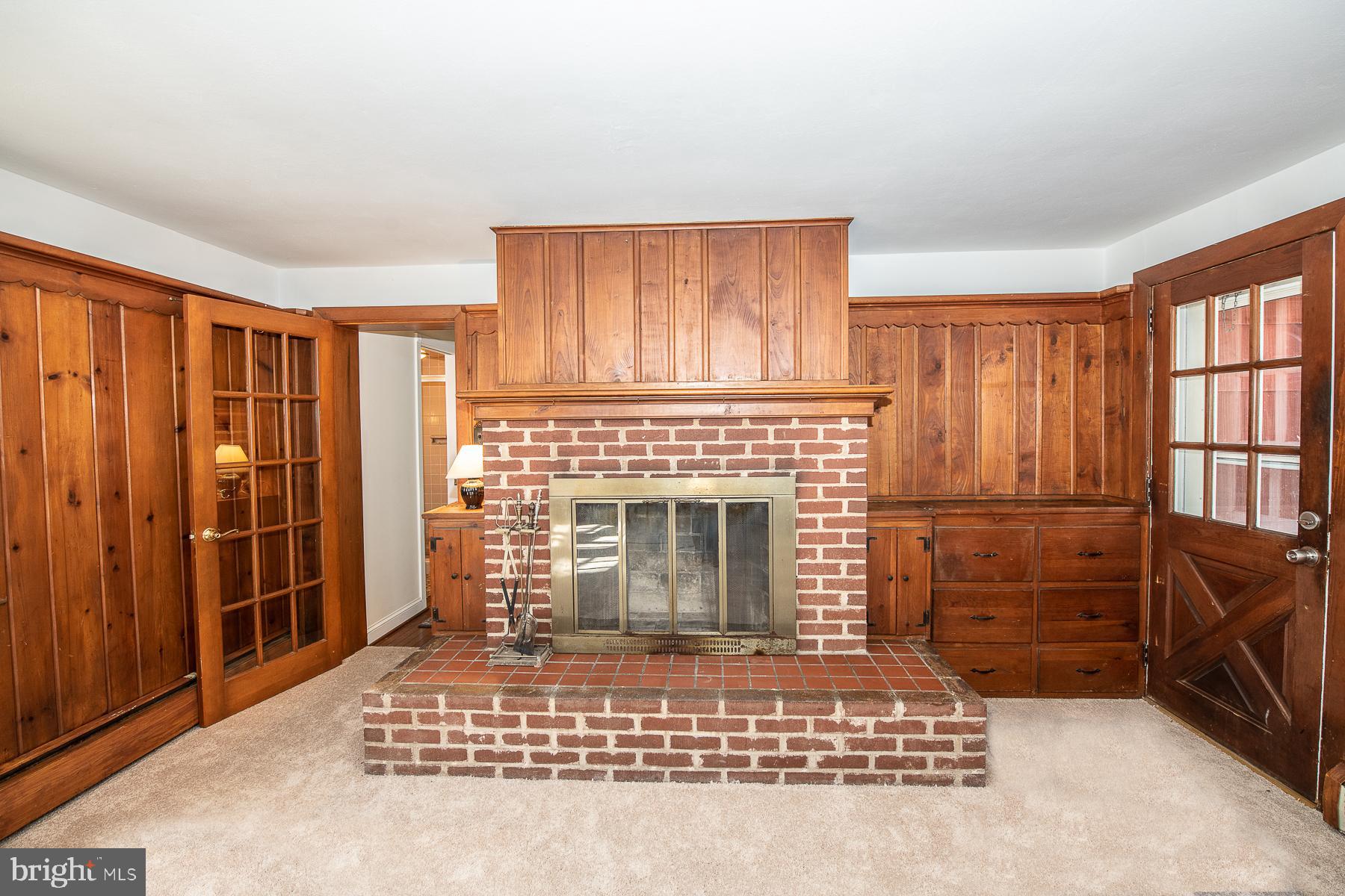 19 Meetinghouse Road Hatboro, PA 19040 - Photo 8 of 62 Cottage wood-burning fireplace