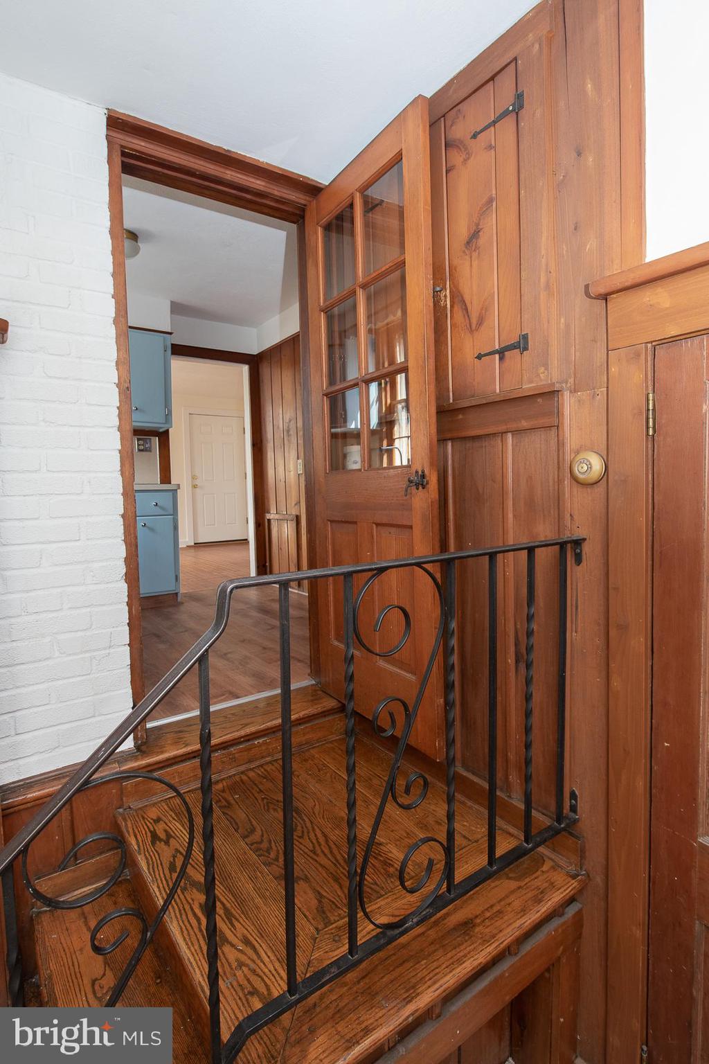 19 Meetinghouse Road Hatboro, PA 19040 - Photo 9 of 62 Cottage Stairs
