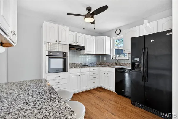 $305,000 | 12030 Bennington Place, Maryland Heights, MO 63043