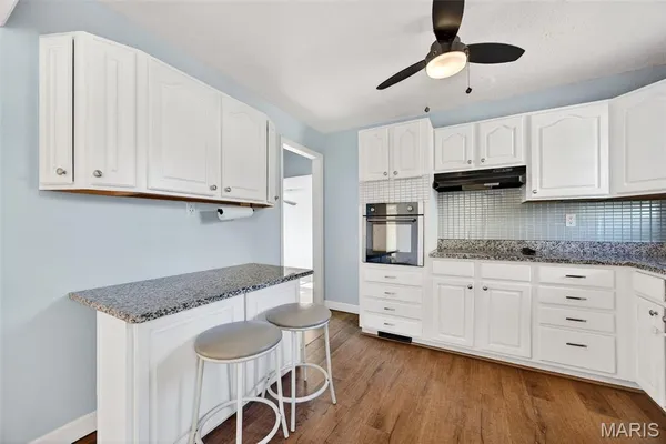 $305,000 | 12030 Bennington Place, Maryland Heights, MO 63043